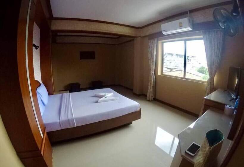 هتل The Room Padangbesar