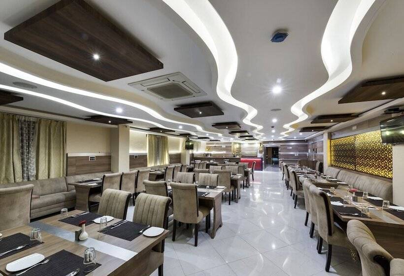 هتل Ts Royal Grand Attibele, Hosur