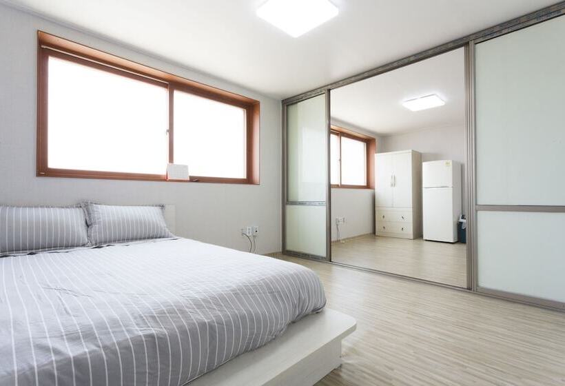 ペンション B House