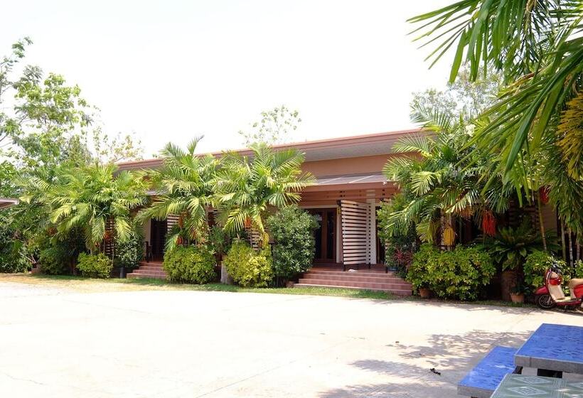 پانسیون Banmaihom