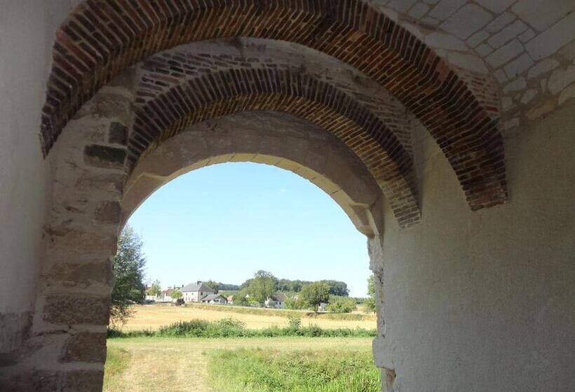 بنسيون Chateau Des Roises