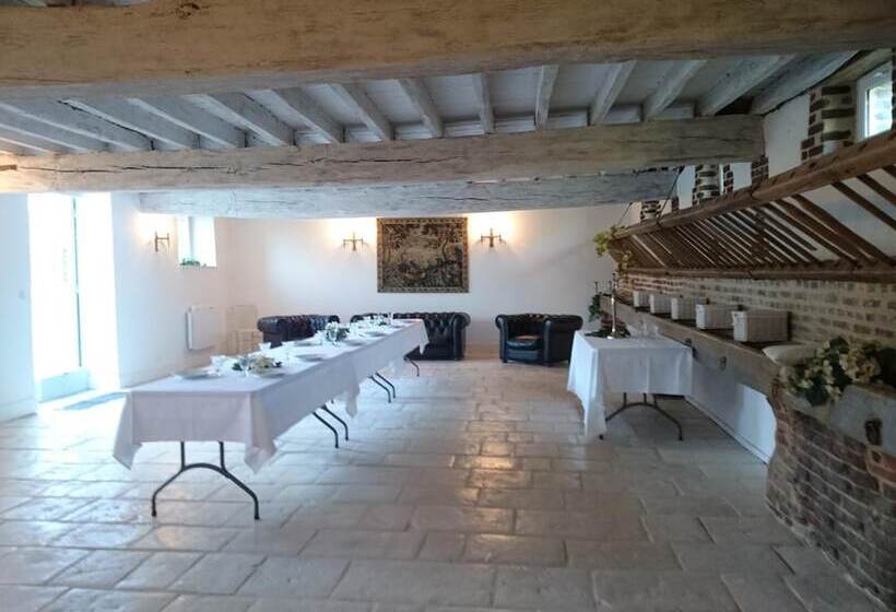 بنسيون Chateau Des Roises