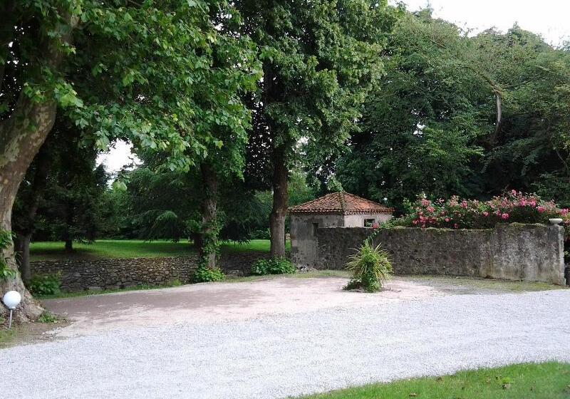 Пансион Le Manoir Aux Douves