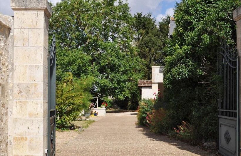 펜션 Le Relais De Nozieux