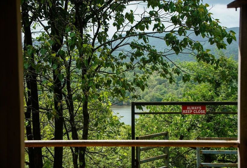 אתר נופש Nature Trails Kundalika, Kolad