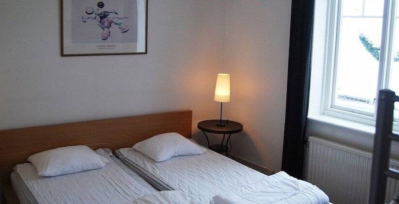 هاستل Adelsgatan Bed & Breakfast