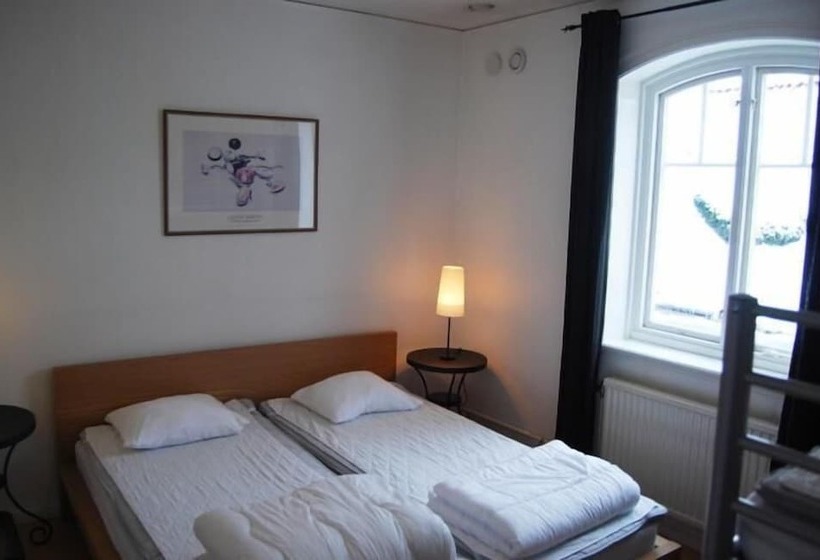 هاستل Adelsgatan Bed & Breakfast