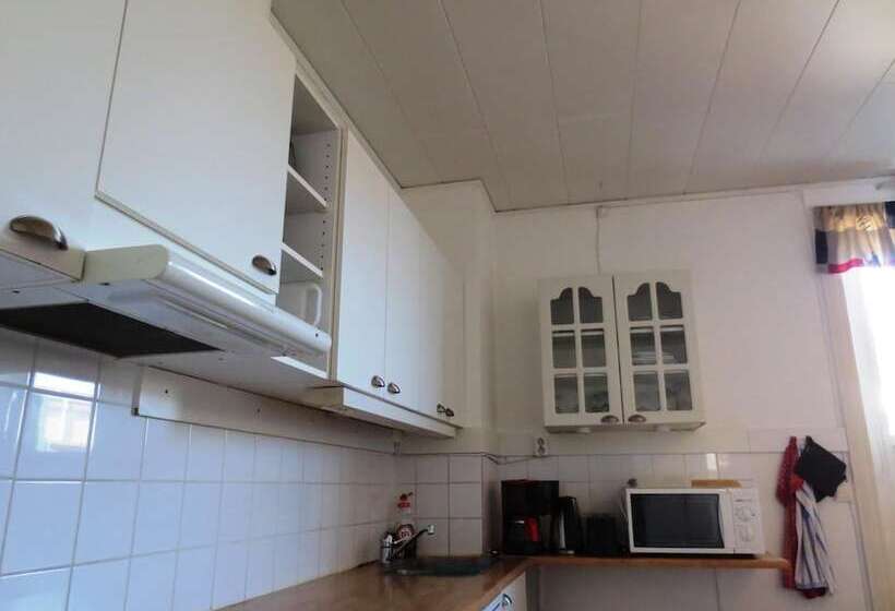 هاستل Adelsgatan Bed & Breakfast
