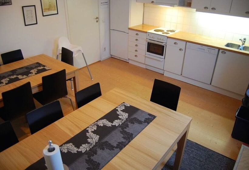 هاستل Adelsgatan Bed & Breakfast