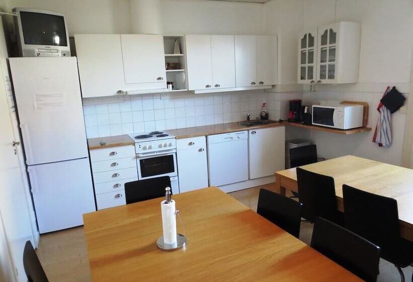 هاستل Adelsgatan Bed & Breakfast