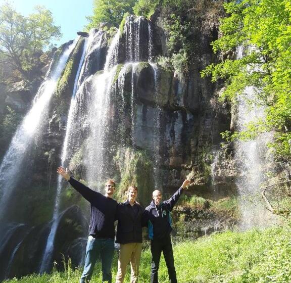 مبيت وإفطار Valreley, Chambres Et Table D Hôtes Eco Friendly Avec Bain Nordique Au Sud Du Massif Du Jura