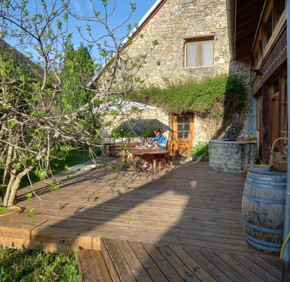 مبيت وإفطار Valreley, Chambres Et Table D Hôtes Eco Friendly Avec Bain Nordique Au Sud Du Massif Du Jura