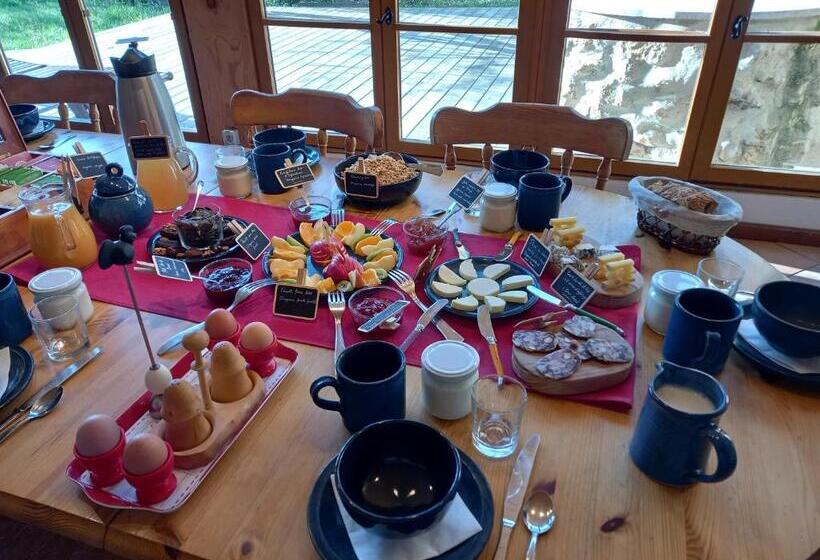 مبيت وإفطار Valreley, Chambres Et Table D Hôtes Eco Friendly Avec Bain Nordique Au Sud Du Massif Du Jura