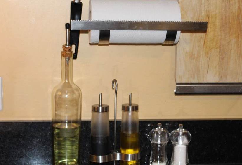 The Tack Room 10061