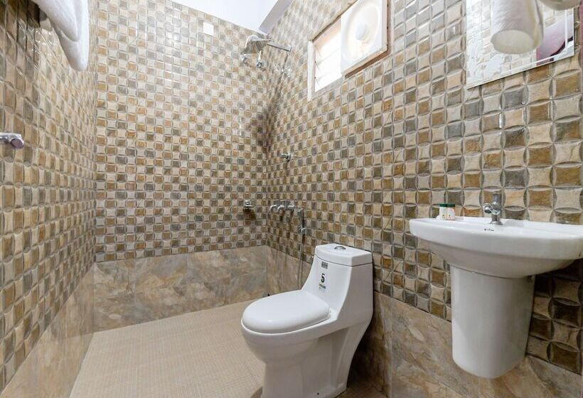 فندق Amare Highway Residency By Oyo Rooms
