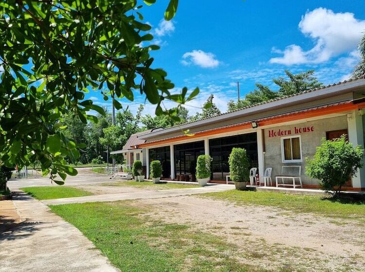 فندق Brown Andaman  Krabi