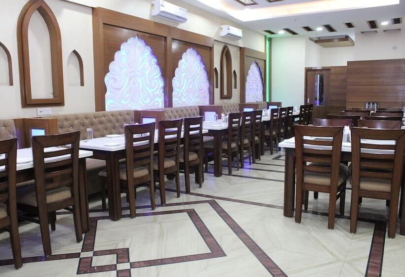 호텔 Gst Grand Plaza