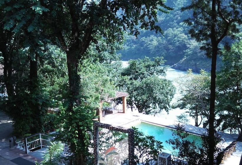 בית מלון כפרי Namami Ganges Resort