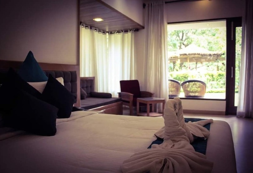 בית מלון כפרי Namami Ganges Resort