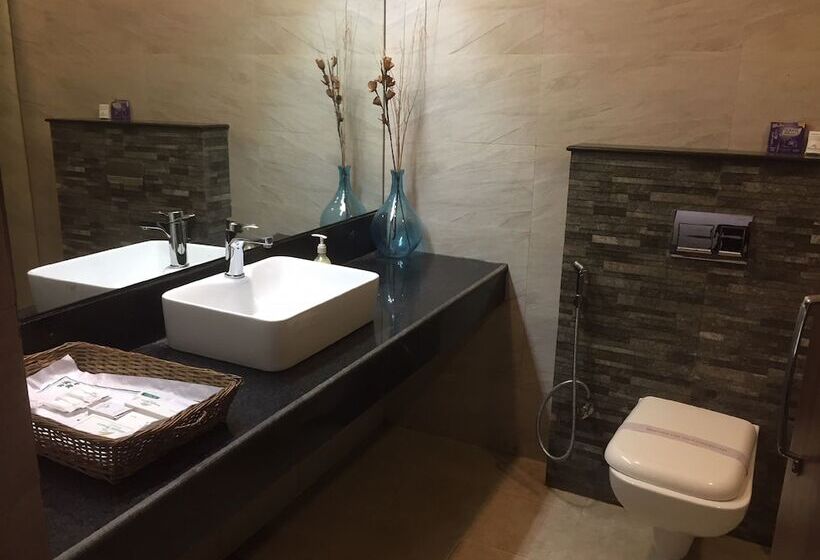 בית מלון כפרי Namami Ganges Resort