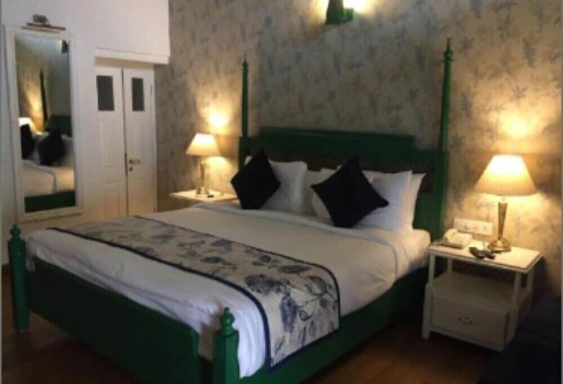 בית מלון כפרי Pine Retreat