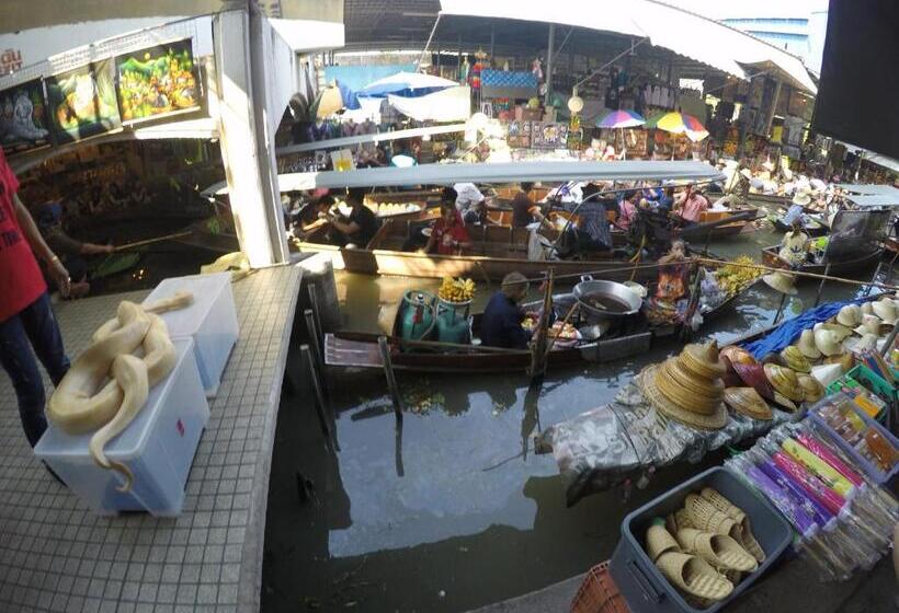 هتل Puengluang