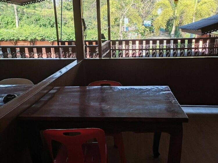 هتل Puengluang