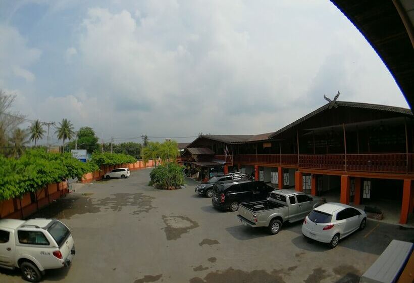 هتل Puengluang