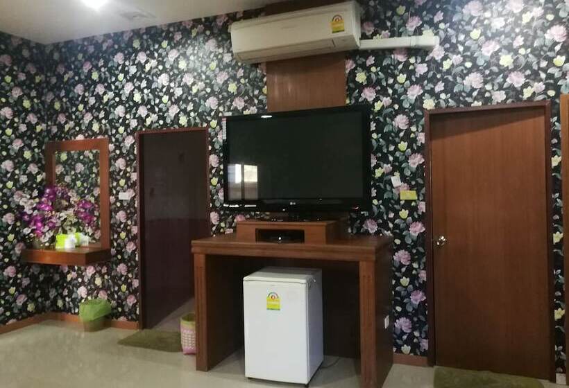 בית מלון כפרי Reurn Thai Resort Ratchaburi