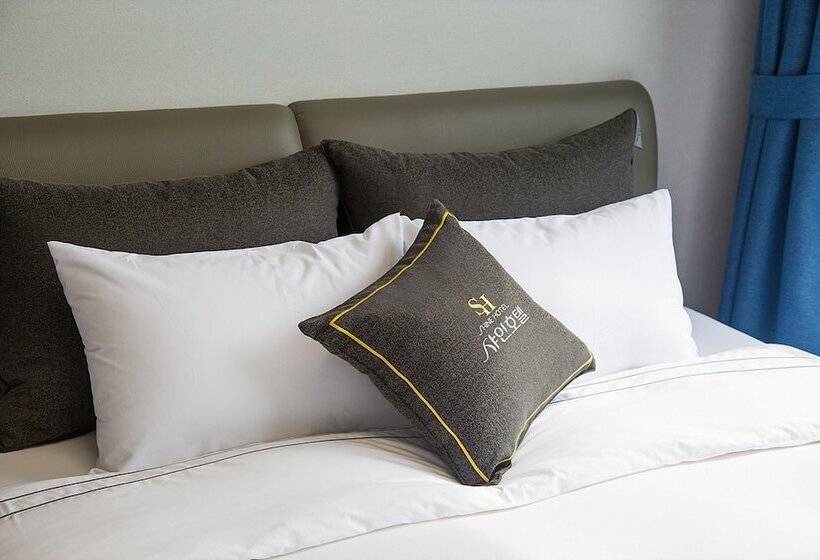 Hotel Shine