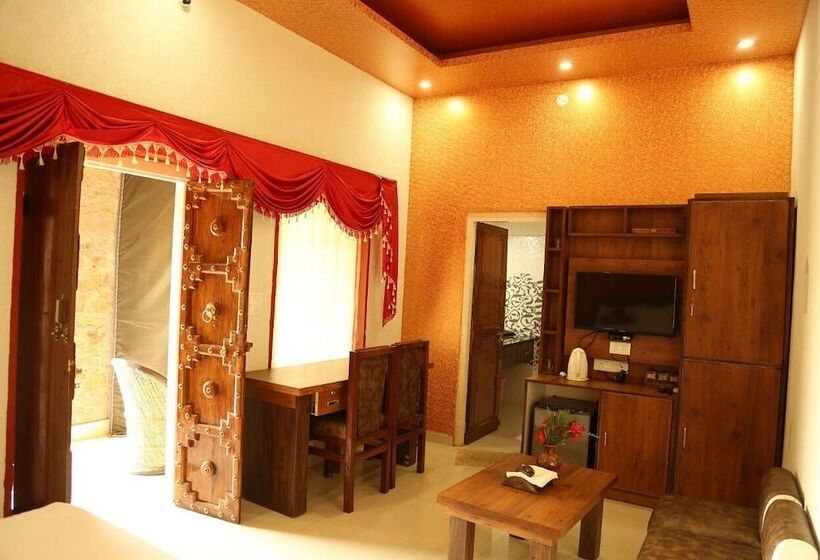 فندق Van Chhavi Resort