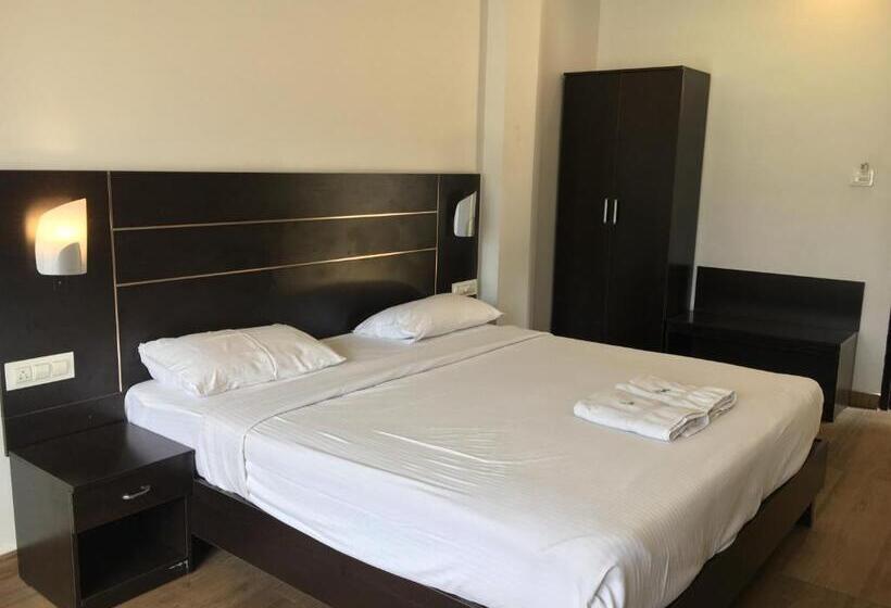 پانسیون Jays Inn
