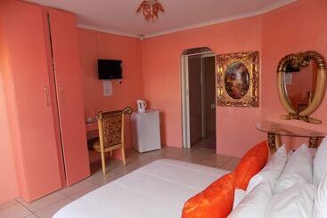 پانسیون Joezebel Guesthouse