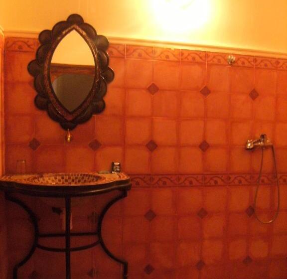پانسیون Kasbah Ait Bouguemez