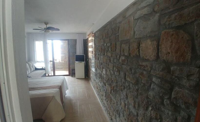 پانسیون Kastro Konak Boutique Otel