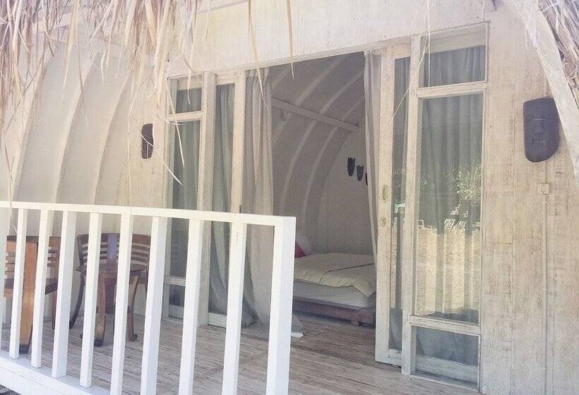 بنسيون Maleo Moyo Seaside Resort