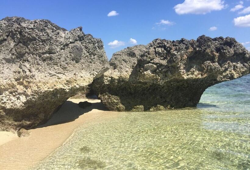 بنسيون Maleo Moyo Seaside Resort