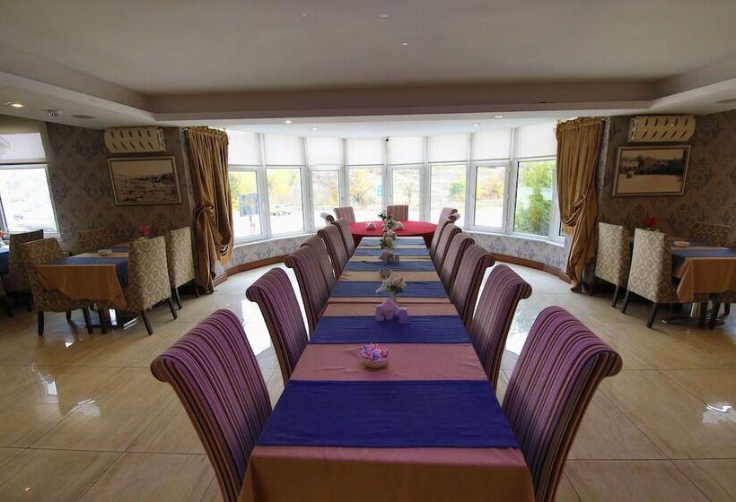 Tiryandafil Otel