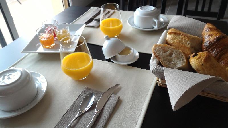 住宿加早餐  La Sarlamandre, Chambres Et Table D Hotes