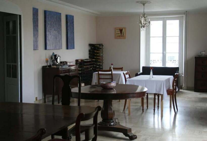 צימר Le Voltaire