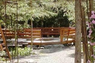 Castle Mountain Ski Lodge   Hostel