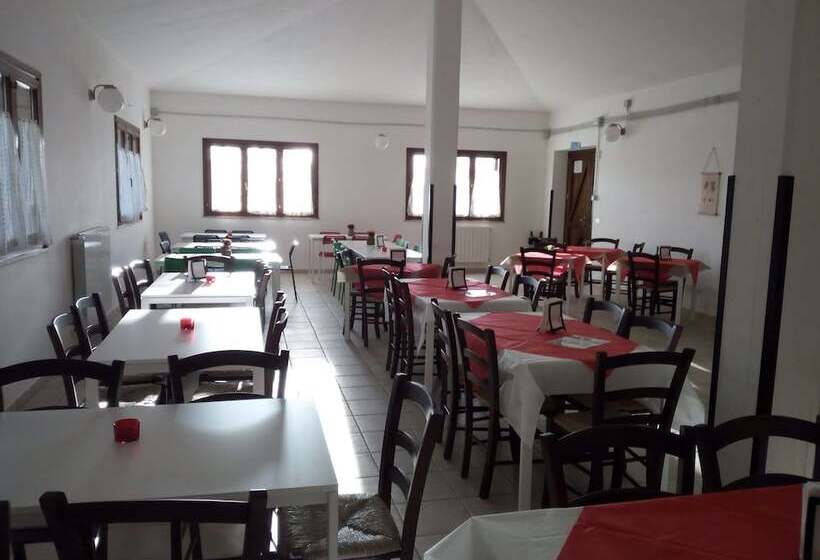 여관 Parco Dei Crisciuni Villaggio Camping
