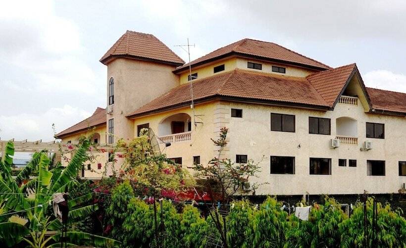 酒店 Accra Royal Castle Apartments & Suites