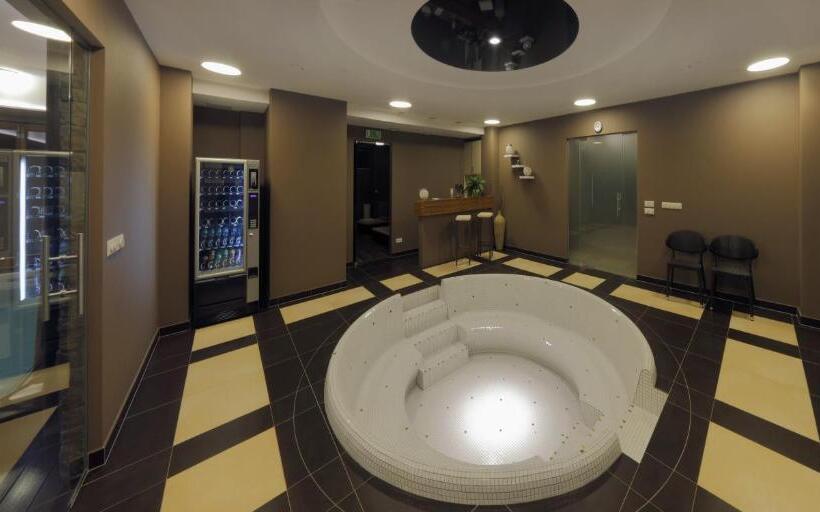 هتل Esmarin Wellness