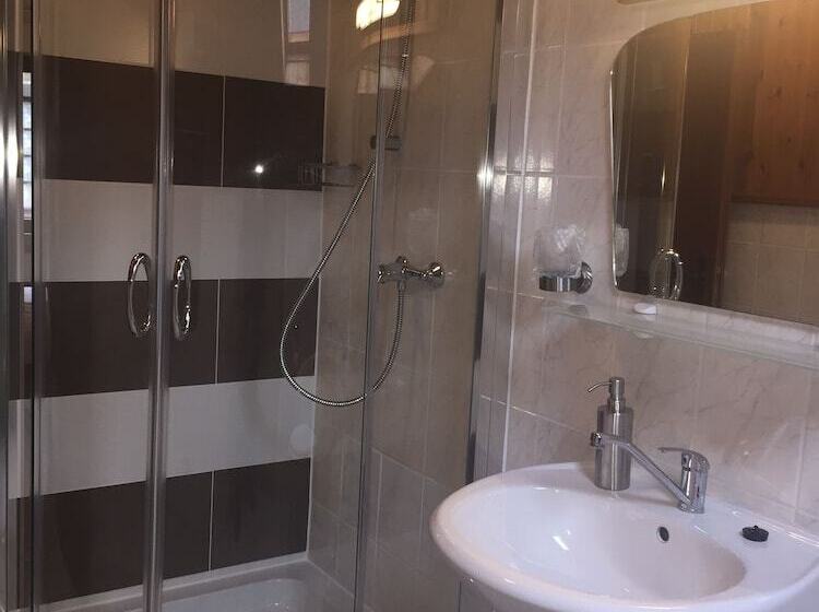 ホテル Zur Dorfschänke