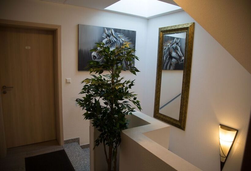 ホテル Zur Dorfschänke