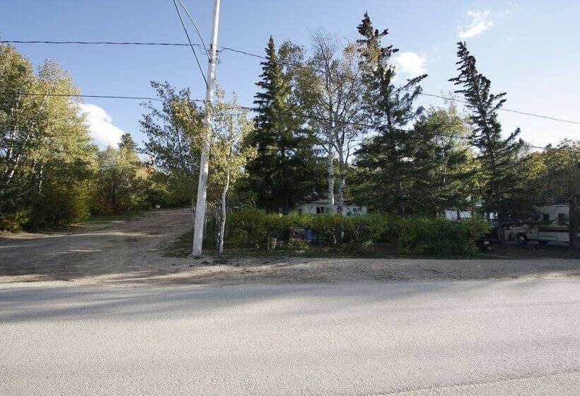Lakefront Cottage In Manitou Beach