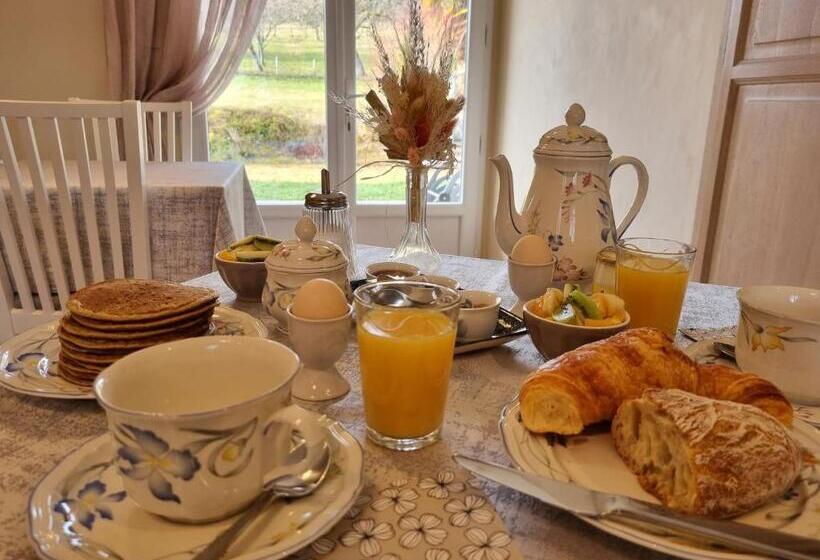 膳宿费 Les Chenes Rouges