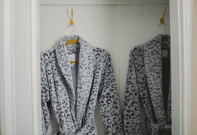 The Mission House Bed & Breakfast