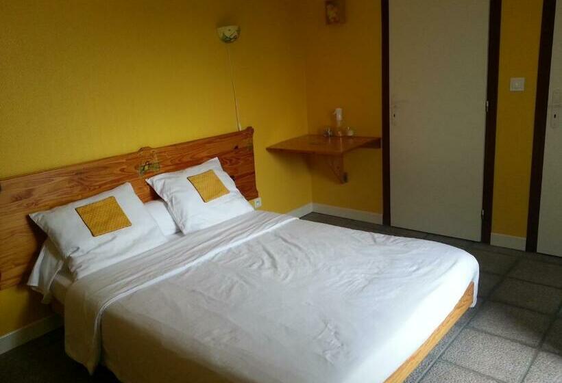 住宿加早餐  Chambres D Hôtes Au Grillon Dort